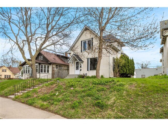 Primary Photo - 2905 Lincoln St NE