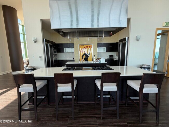 Building Photo - 1431 Riverplace Blvd