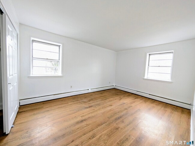 Building Photo - 95 Fairview Dr