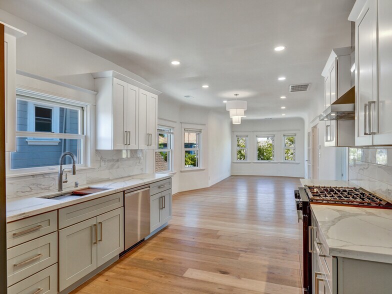 Building Photo - 1075 43rd St