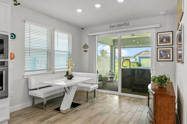 Building Photo - Available Furnished or Unfurnished 2Bed/2Bath+Office in Weslyn Park at Sunbridge
