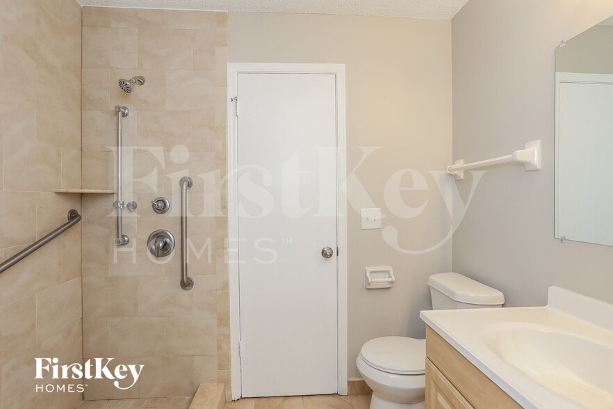 Building Photo - 1047 Cove Landing Dr