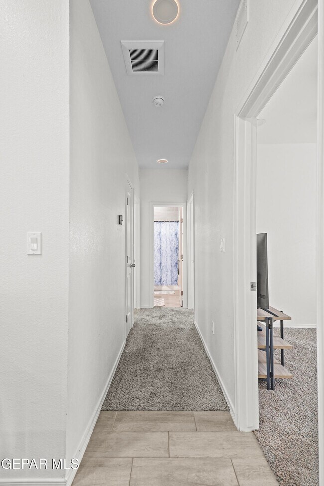 Building Photo - 5128 Jennifer Claire Ln