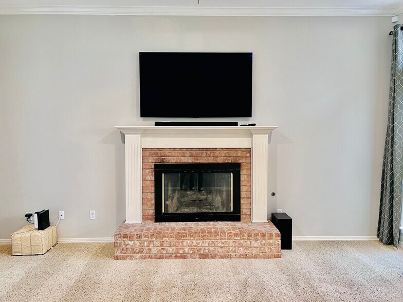 Building Photo - 7113 Holden Dr