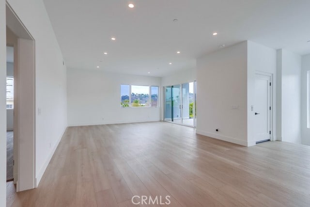 Building Photo - 128 Avenida Sierra