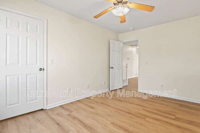 Building Photo - 131 Boone St