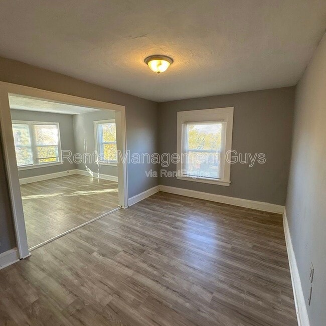 Building Photo - 4216 N Bryant Ave