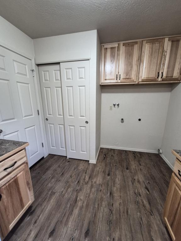 Building Photo - 1312 Dowell Rd