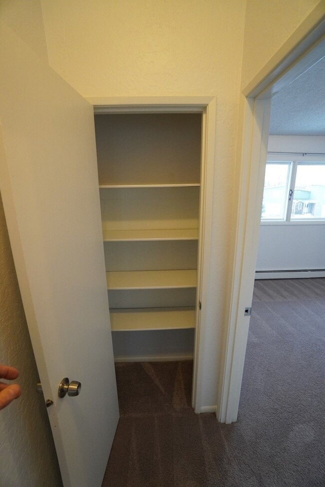 Building Photo - 3 Bedroom East Anchorage Condo!