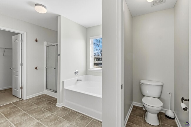 Building Photo - 100 Stoney Creek Dr