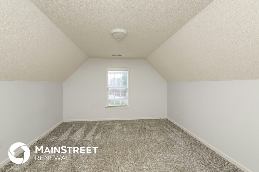 Building Photo - 4737 Calgary Cove