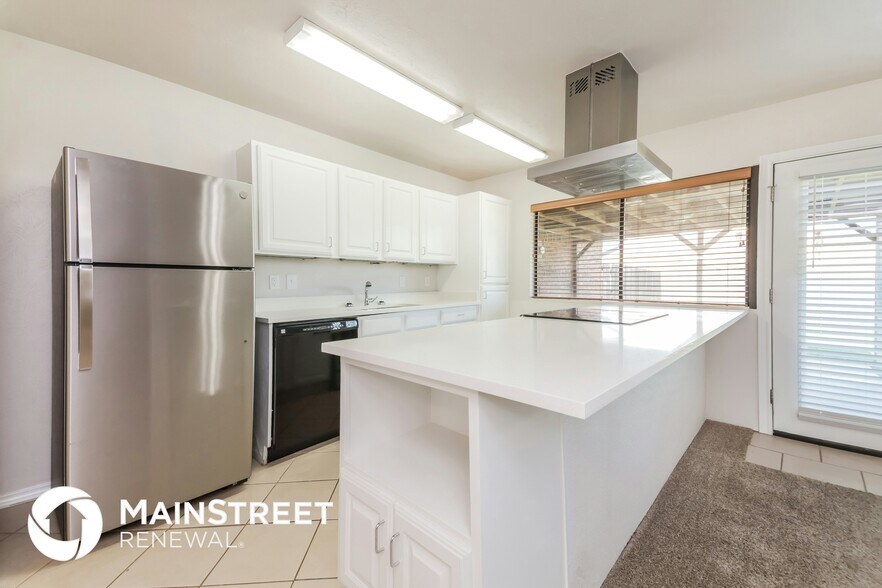 Building Photo - 713 Arbor Downs Dr