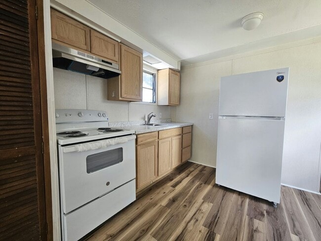 Building Photo - 4360 Hitzing Ave