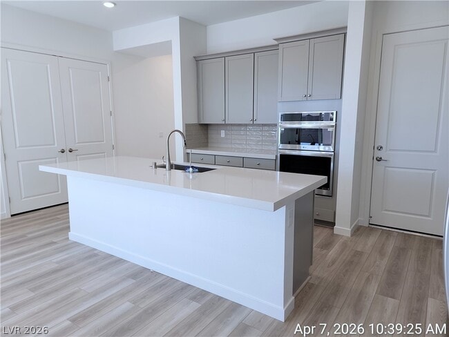 Building Photo - 96 Ibiza Lk Dr