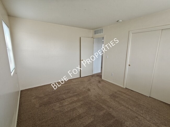 Building Photo - 8262 W Zlacket Dr