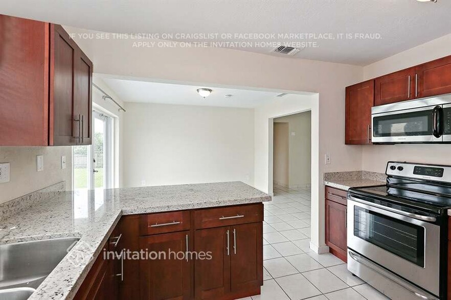 Building Photo - 11835 SW 119th Pl Rd