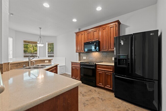 Building Photo - 12850 Pecan Shores Dr