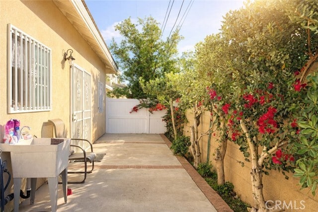 Building Photo - 5223 Sereno Dr