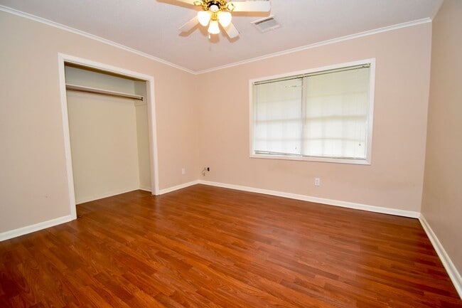 Building Photo - 3 Bed, 2 Bath Home in Ruston
