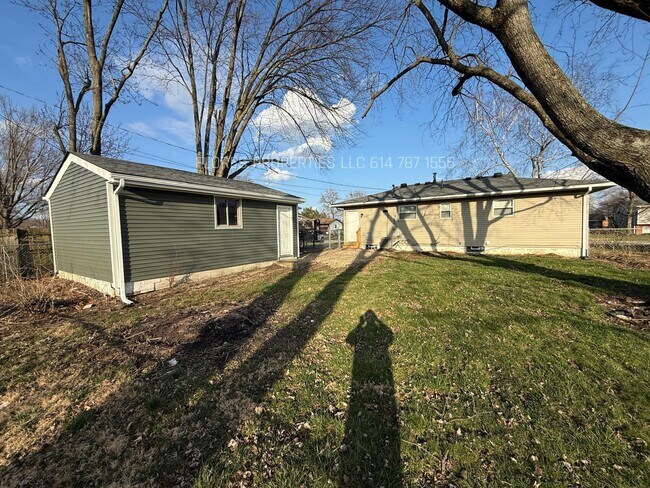 Building Photo - 6251 Faircrest Rd