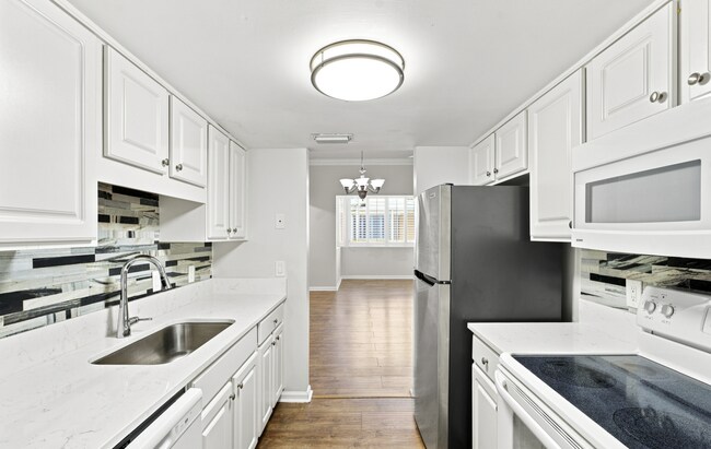 Building Photo - 2912 Saint Johns Ave