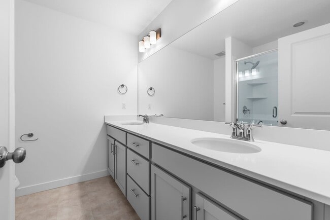 Building Photo - Dry Creek Highlands Towns - 8827