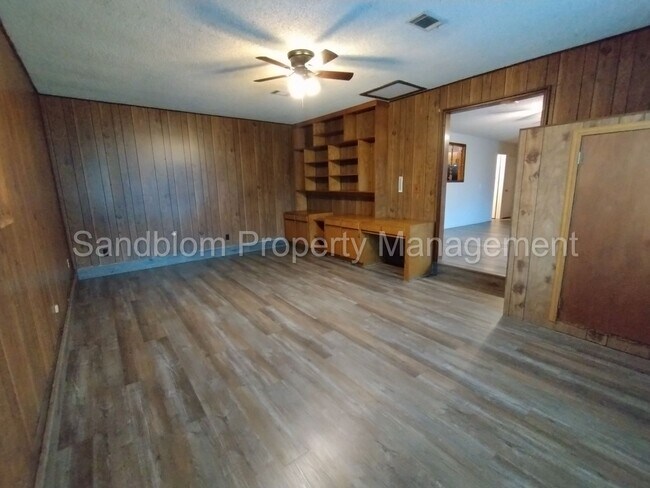 Building Photo - For Lease | Wagoner | $1,100 Rent