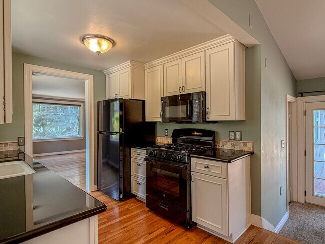 Building Photo - Lovely 4bd/2bth Haller Lake Home in North Seattle, $3,995/mo.