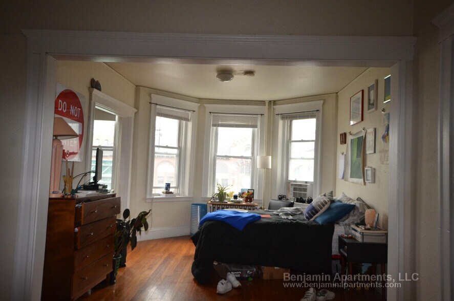 Building Photo - 1167 Boylston St