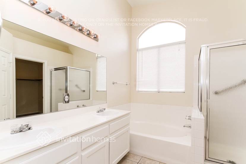 Building Photo - 923 Shadowfax Rd