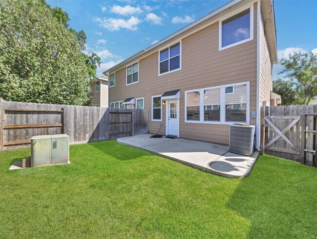 Building Photo - 17623 Bering Bridge Ln