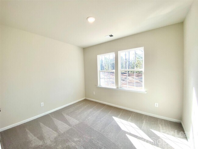 Building Photo - 1016 Whipcord Dr