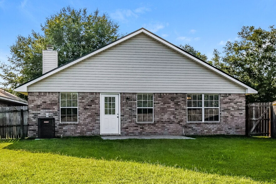 Building Photo - 2847 Cross Creek Dr