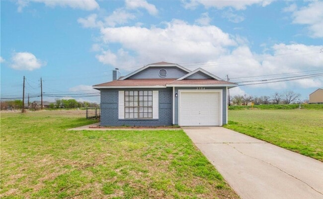 Building Photo - 2504 Magnum Cir