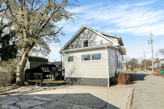 Building Photo - 121 Penn St