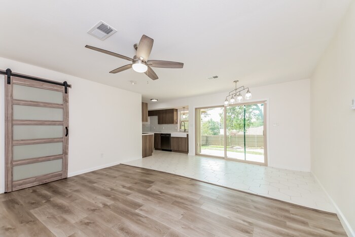 Building Photo - 7315 Gayglen Dr