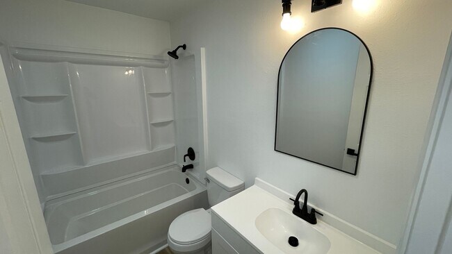 Building Photo - 3 Bedroom • 2 Bath • $1,450/mo