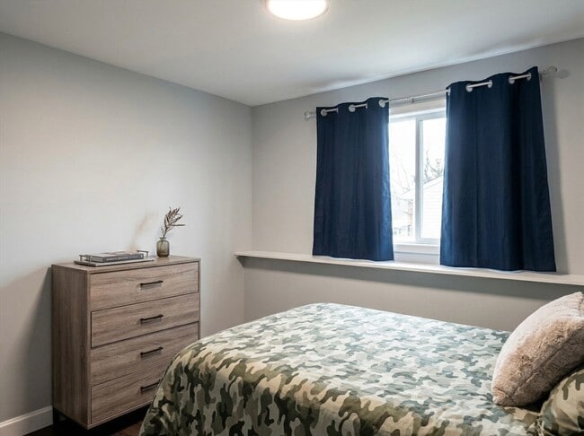 Building Photo - 302 Boston Post Rd E