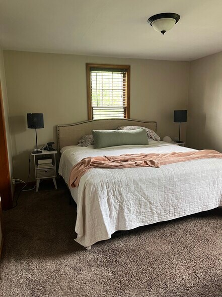 Bedroom 1 - 1004 Desnoyer St