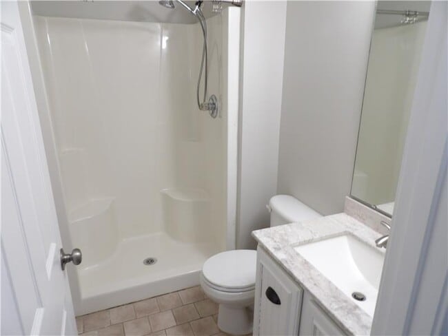 Building Photo - 3060 Lansdowne Ln