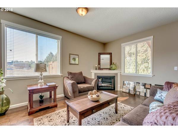 Building Photo - HALF OFF OCTOBER!  Beautiful Luxury Home f...