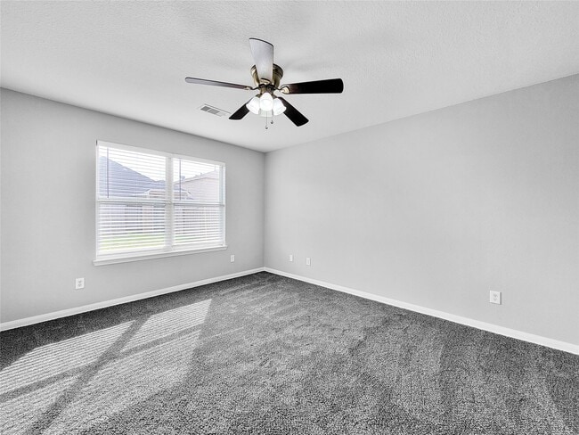 Building Photo - 930 Paradise Rd