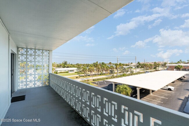 Building Photo - 4800 Ocean Beach Blvd