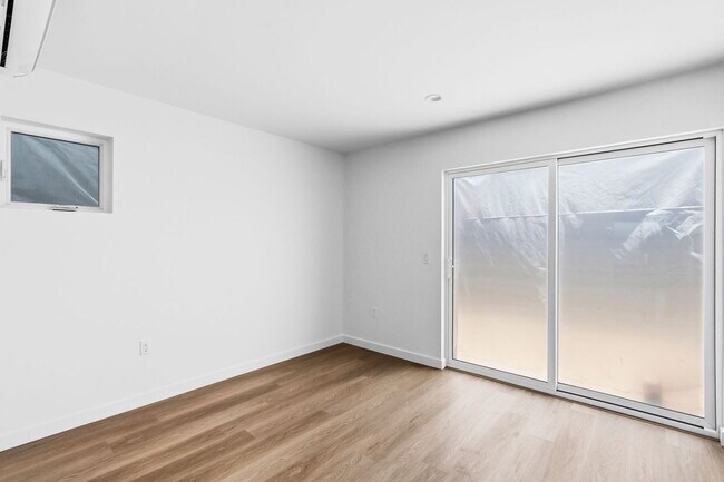 Building Photo - 6638 Valjean Ct