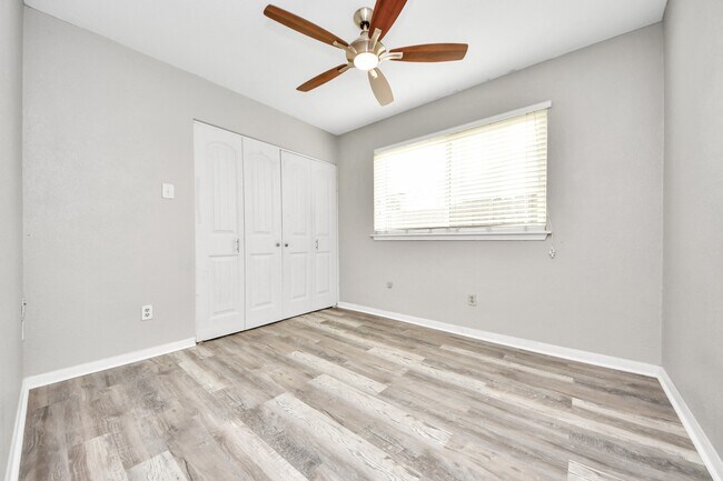Building Photo - 3402 Hidden Creek Dr