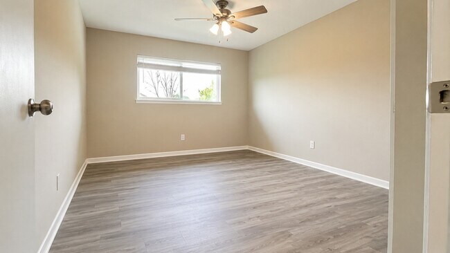 Building Photo - 1811 Hanbury Ct