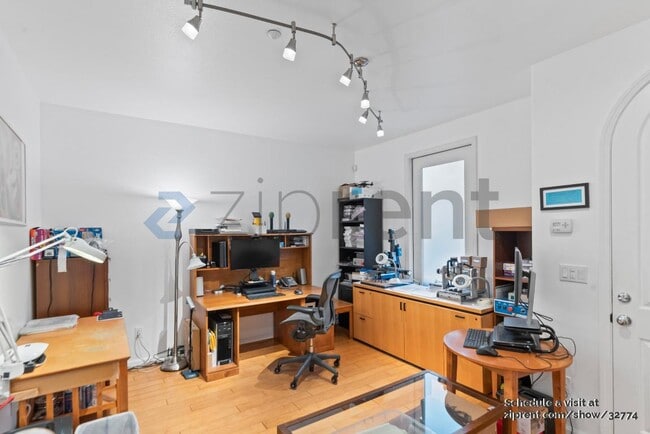 Building Photo - 929 Glen Valley Terrace