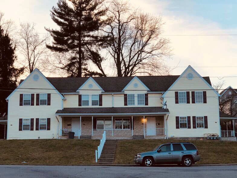 3 Bedrooms, 1.5 Baths - 1107 Chamberlain Ave