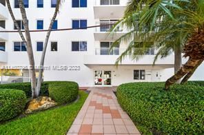 Building Photo - 1 br, 2 bath Condo - West Bay Gardens