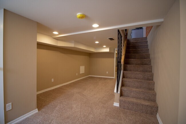 Building Photo - ???Newly Updated, MODERN 2 Bedroom in booming Brewerytown